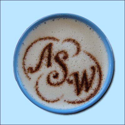 Cappuccino Schaum mit Text "ASW"