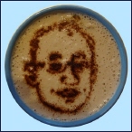 Cappuccino Schablone Gesicht - Ergebnis Kaffeeschaum